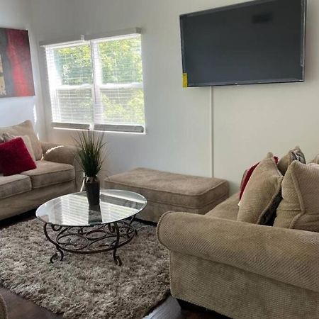 Entire Residential Home -אומהה מראה חיצוני תמונה