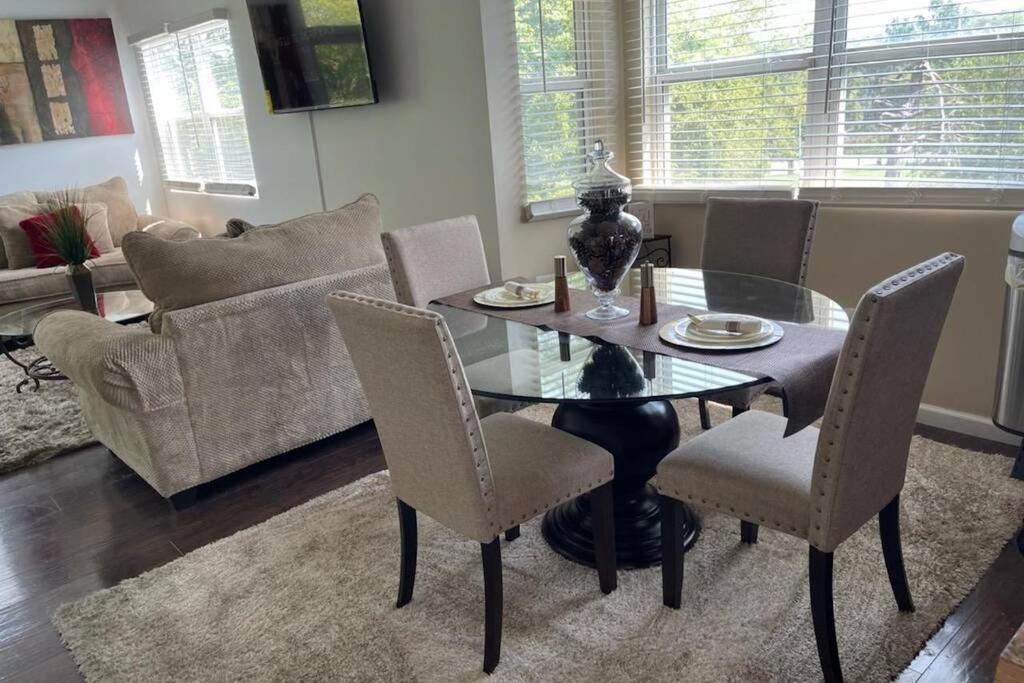 Entire Residential Home -אומהה מראה חיצוני תמונה