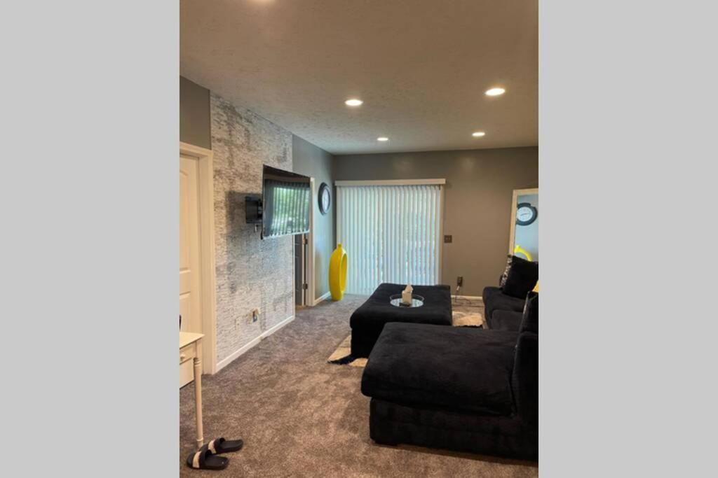 Entire Residential Home -אומהה מראה חיצוני תמונה